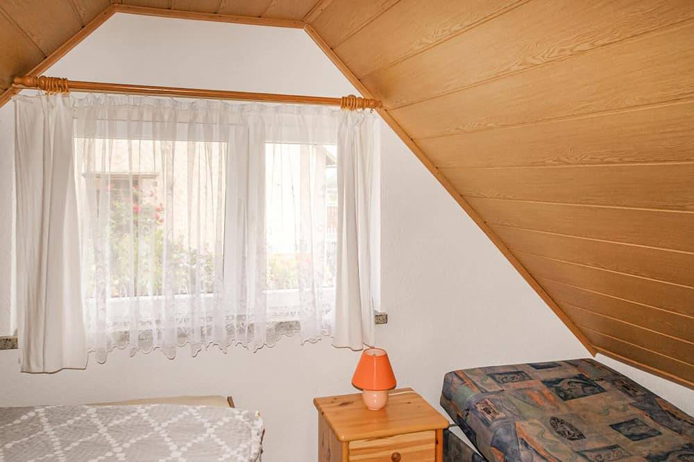 2 bedroom cozy home in Spitzkunnersdorf in Leutersdorf, Oberlausitz