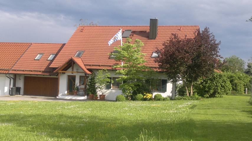 Gîte pour 5 personnes, avec Balcon ainsi que Balcon/Terrasse et Jardin à Wolfersdorf (Bavière)