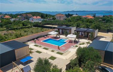 Ferienhaus für 24 Personen, mit Pool und Garten sowie Terrasse in Drage