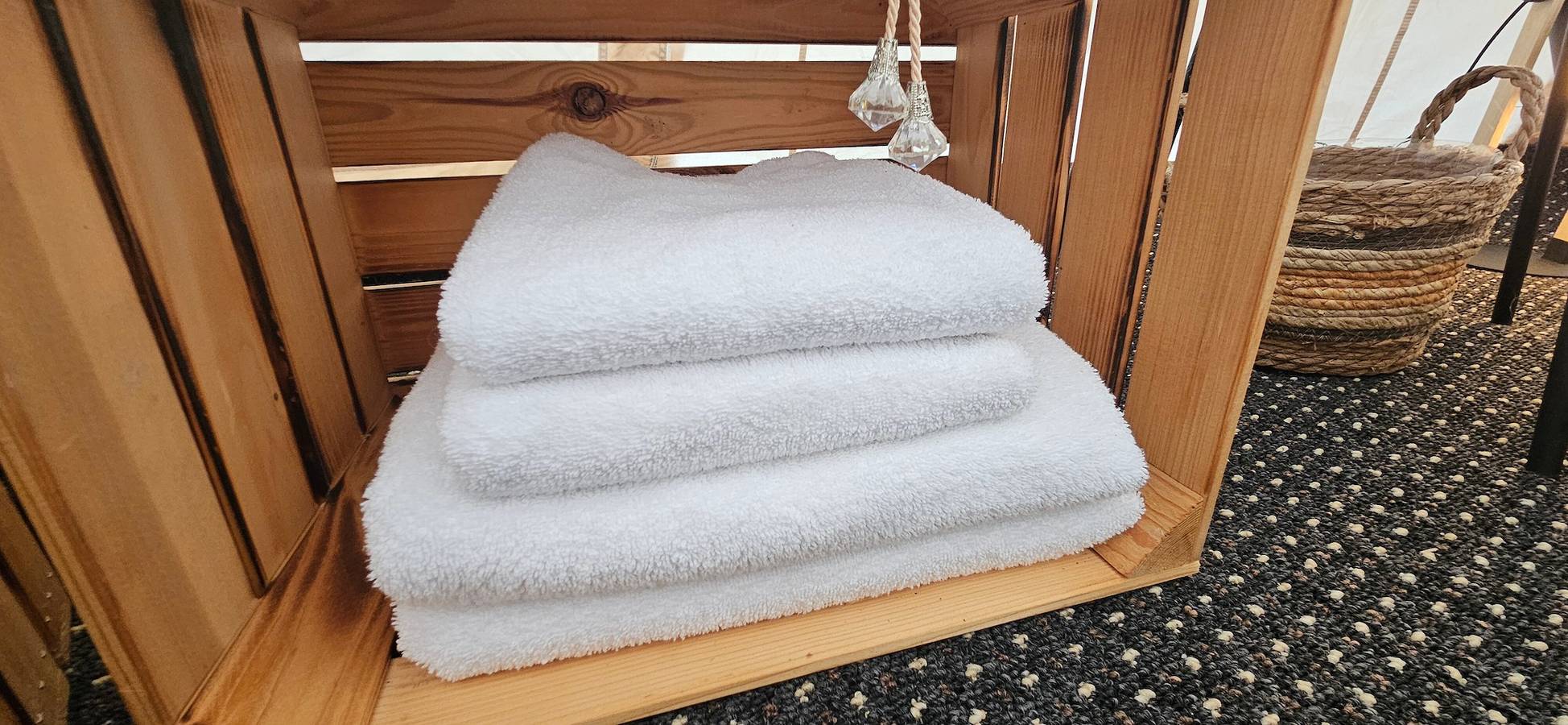 Entire apartment, Glamping Tent with Private Garden, Terrace, and Wi-Fi in Plötzin, Werder (Havel)