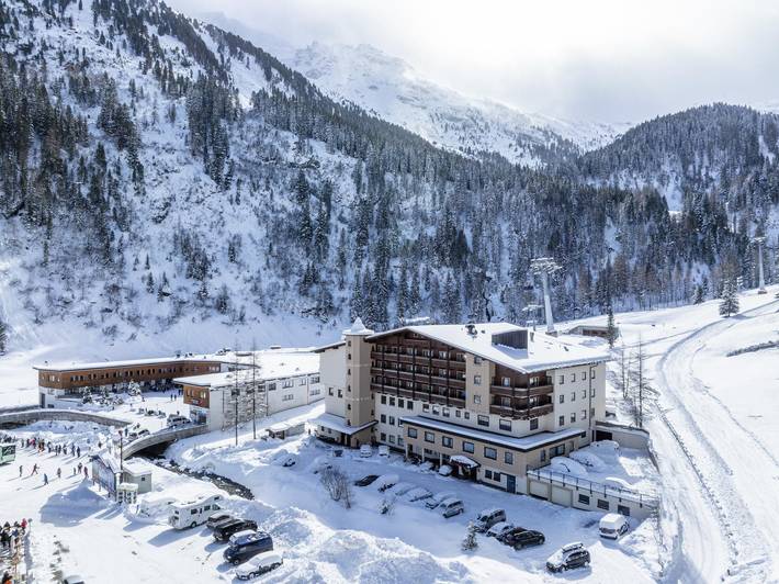 Hotel für 4 Personen, mit Terrasse und Whirlpool sowie Sauna am Hintertuxer Gletscher