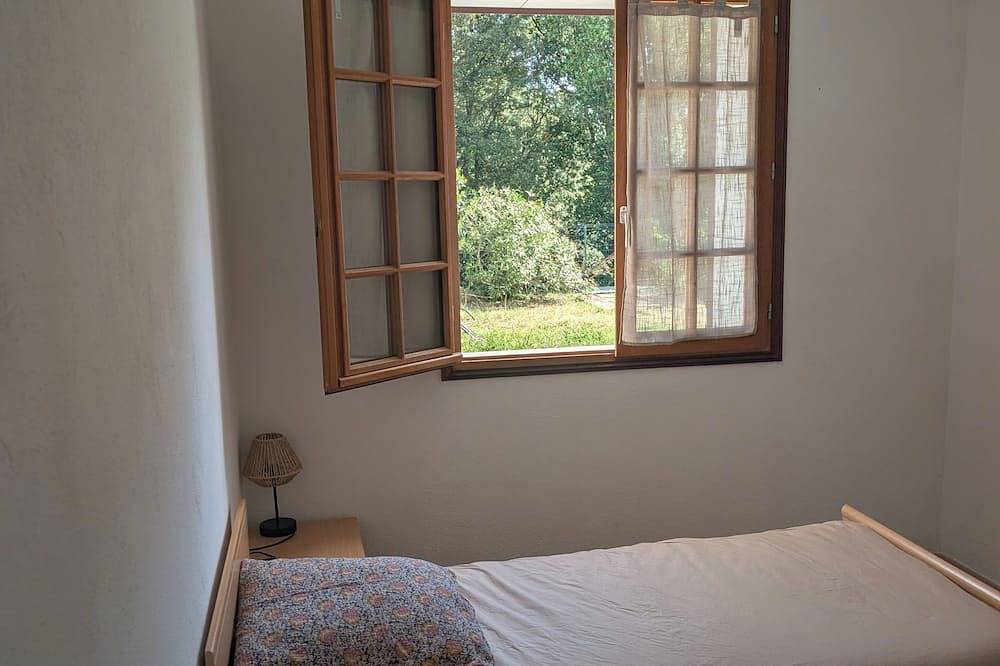 Appartamento intero, T3 ground floor facing maquis, quiet, close to beaches and mountains in Alata (Corsica), Ajaccio e dintorni
