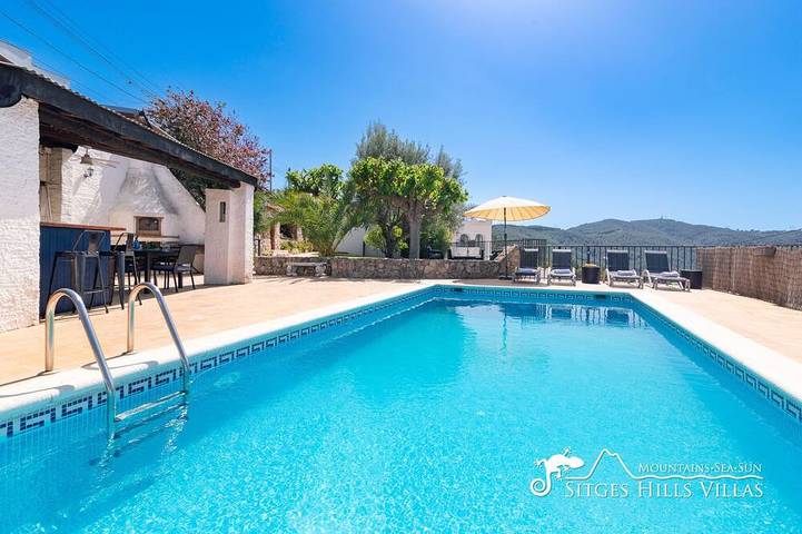 Villa pour 12 personnes, avec jardin et balcon à Olivella