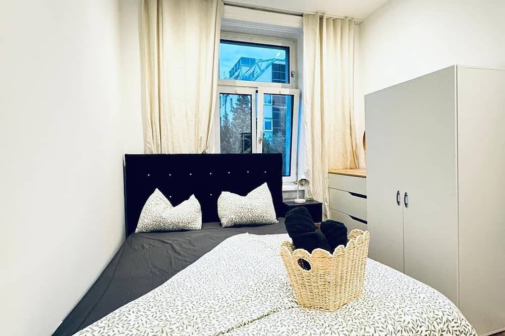 Ganze Wohnung, Affordable Studio with Kitchen & Private Bath – Central Location in Klosterneuburg, Wienerwald