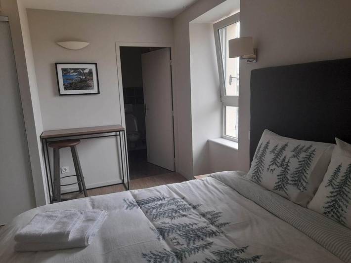 Hôtel pour 2 personnes, avec terrasse, animaux acceptés dans Plan d'eau de Vernet la Varenne - 3