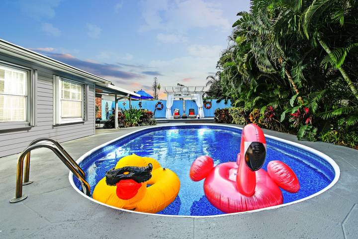 Vacation rental for 6 people, with terrace and yard as well as pool in Palm Beach County