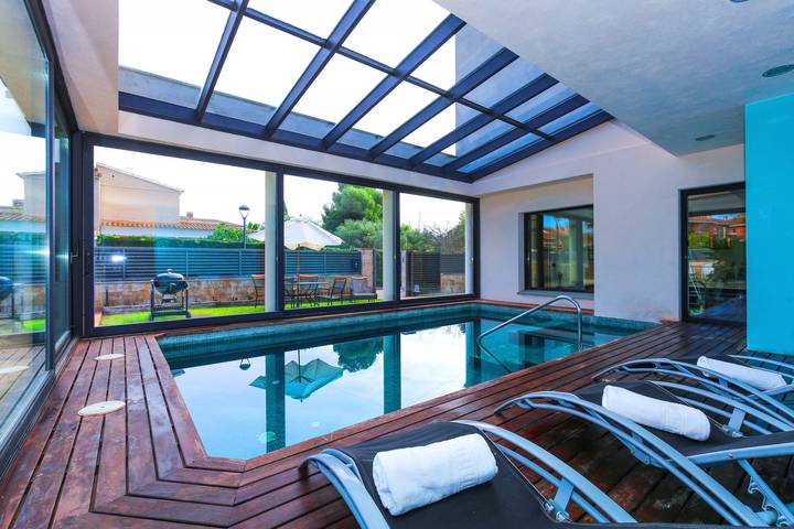 Casa rural para 14 personas, con jardín y terraza, Se admiten mascotas en Cambrils - 2