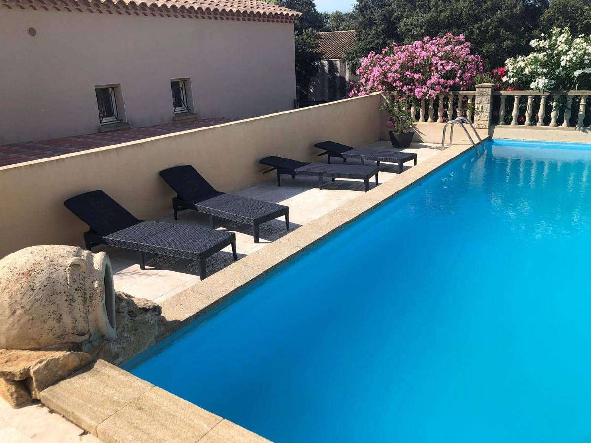 Appartement entier, Three-Bedroom Apartment in Vers-Pont-du-Gard, Région de Nîmes