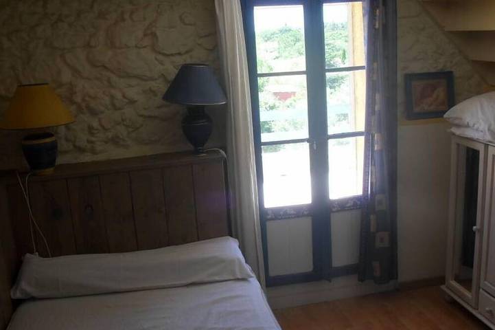 Location de vacances pour 8 personnes, avec jacuzzi ainsi que jardin et balcon à Paulhan (Hérault) - 2