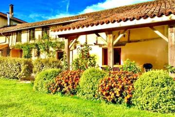 Agriturismo pour 4 personnes, avec jacuzzi ainsi que jardin et terrasse dans le Gers