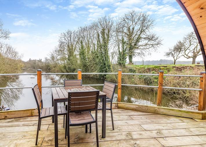 Glamping for 2 people in Midlands