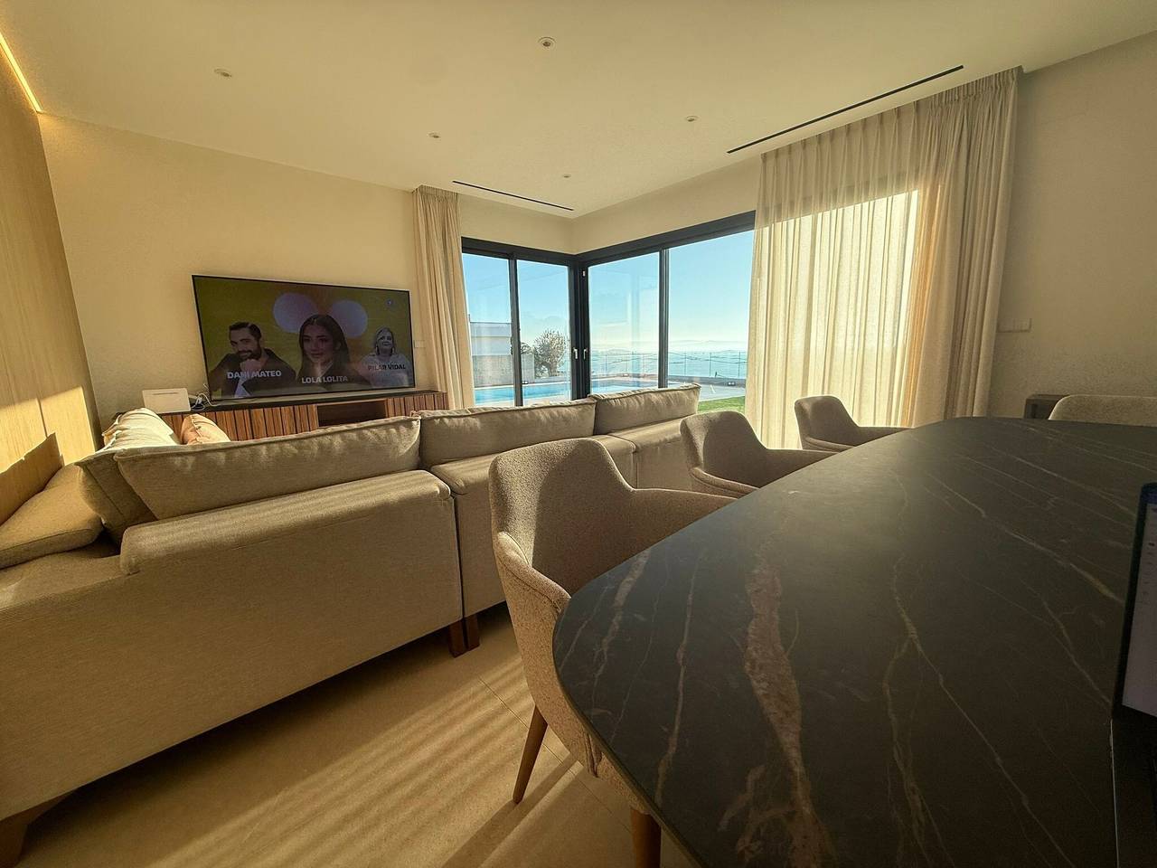 Villa „Infinity 27“ mit Meerblick, Wlan und Klimaanlage in Posmarcos, A Pobra do Caramiñal