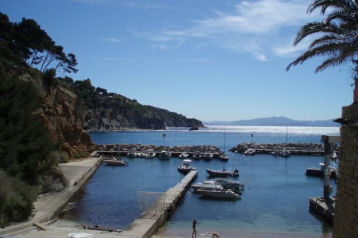Location de vacances pour 4 personnes, avec Terrasse et Jardin à Ensuès-la-Redonne