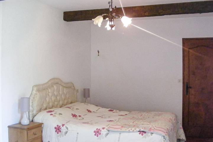 Location de vacances pour 8 personnes, avec piscine à Saint-Hilaire-les-Places - 2