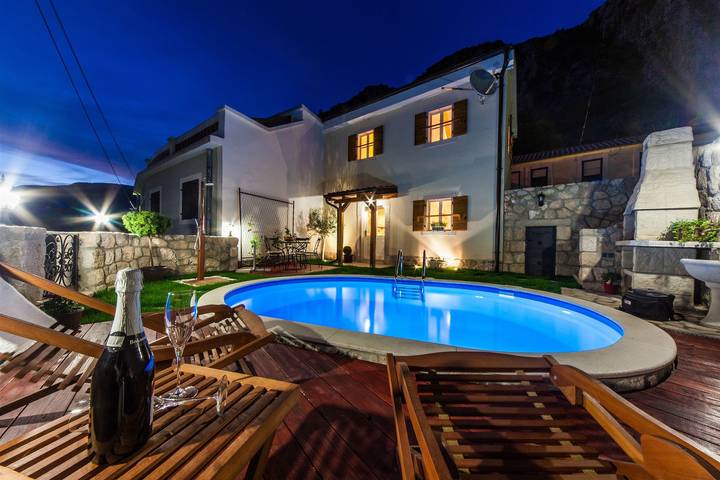 Ferienhaus für 5 Personen, mit Pool und Garten