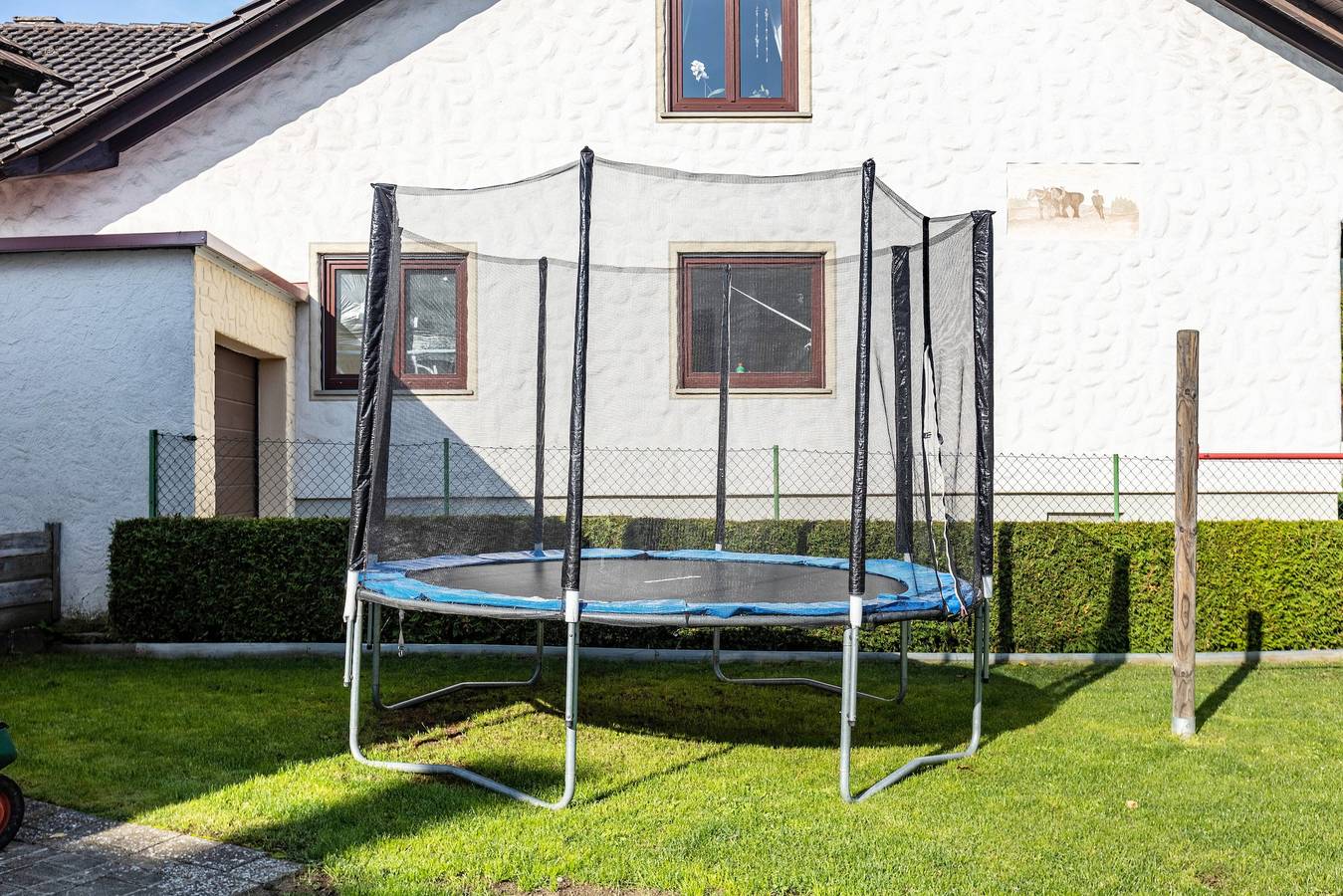 Ganze Wohnung, Ferienwohnung 'Hewenpanorama 4' mit Bergblick, Gemeinschaftsterrasse und Wlan in Engen, Hegau