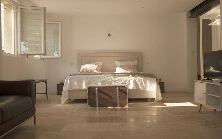 Location de vacances pour 4 personnes, avec sauna et jardin ainsi que jacuzzi et piscine à Venelles - 4