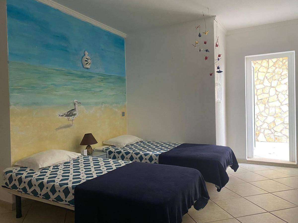 Basic Triple Room with Shared Bathroom in São Sebastião, São Gonçalo de Lagos