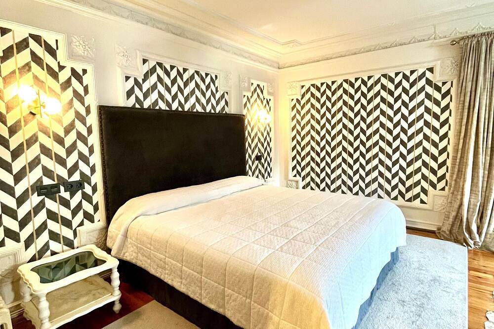 Casa Puebla History and Elegance in Cangas de Onís, Asturias Province