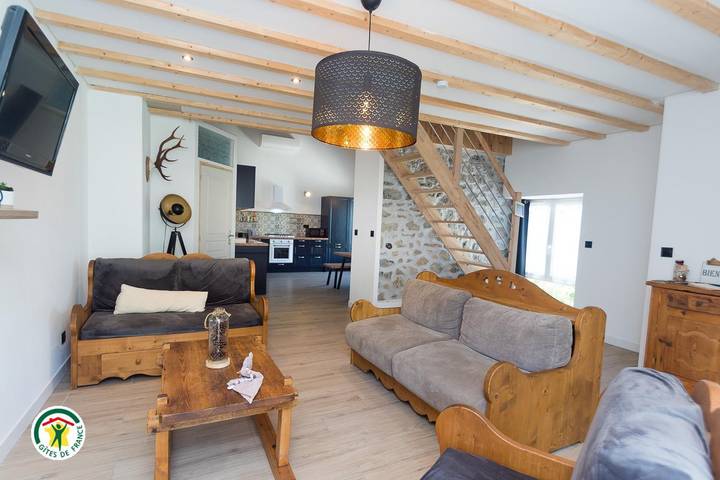 Gîte pour 4 personnes, avec jardin dans La Motte-Saint-Martin
