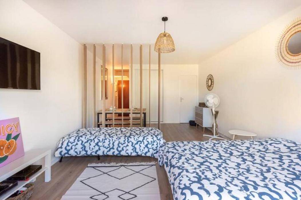 Appartement entier, Studio avec terrasse privée Parking gratuit Tram direct centre-ville in Talence, Région de Bordeaux