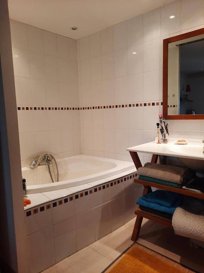 Location de vacances pour 2 personnes, avec jardin ainsi que terrasse et piscine à Guilherand-Granges - 3