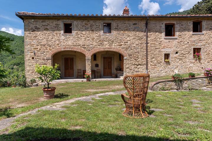 Agriturismo 'La Casa Di Colle' con vista sulle montagne e giardino in comune in Dicomano, Firenze province