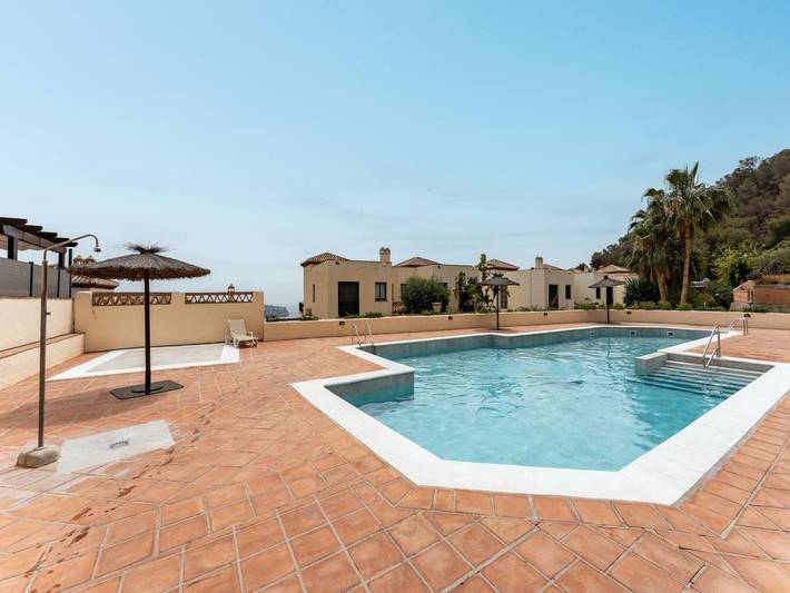 Vakantiehuis voor 4 personen, met zwembad en balkon, kindvriendelijk in La Herradura
