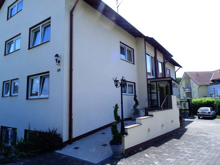 Casa  Cristina - Einzelzimmer Nr. 10 mit großem Balkon in Bad Krozingen, Südschwarzwald