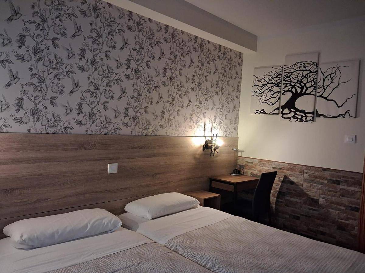 Hostal La Pastora in Candeleda, Valle del Tiétar