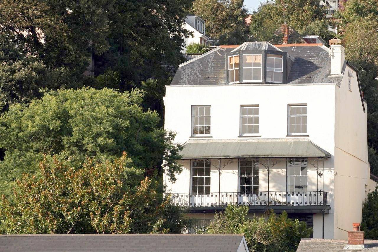 Dawlish - Two-Bedroom Suite with Sea View in Dawlish, Devon