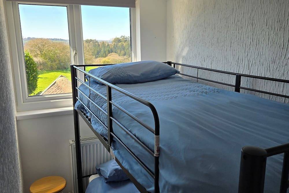 Ganze Wohnung, Beautiful apartment with private pool near Tenby (Free Wifi) in Pembrokeshire