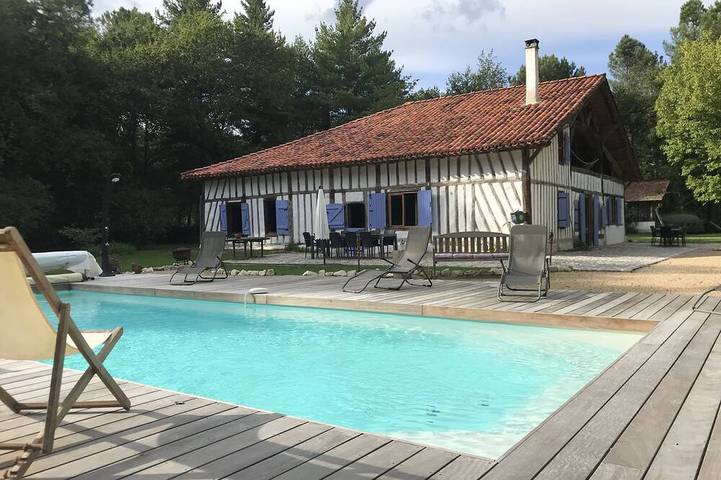 Gîte pour 15 personnes, avec jacuzzi à Cachen