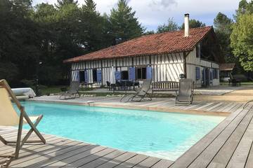 Agriturismo pour 15 personnes, avec jacuzzi à Cachen