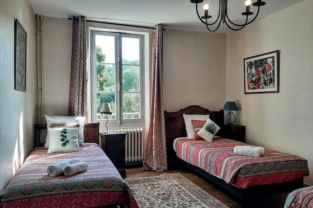 Un Air de Famille - Maison de campagne avec Piscine in Saint-Pierre-de-Buzet, Région de Nérac