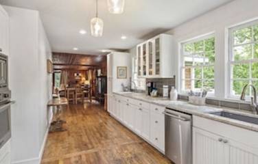 Log Cabin for 6 Guests in Rutherford County, Picture 3