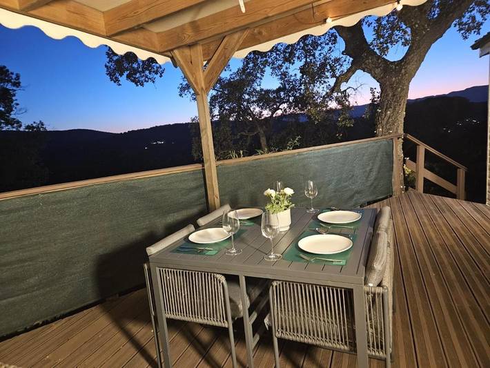 Camping pour 6 personnes, avec piscine et jardin ainsi que bassin pour enfant et jacuzzi à Gassin - 3