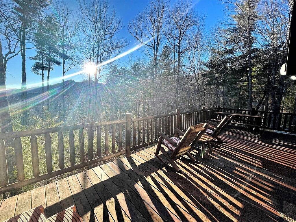 Tree Top Getaway - Tree Top Getaway close to Fontana Lake and Noc - Free Passes! in Almond (North Carolina), Fontana Lake