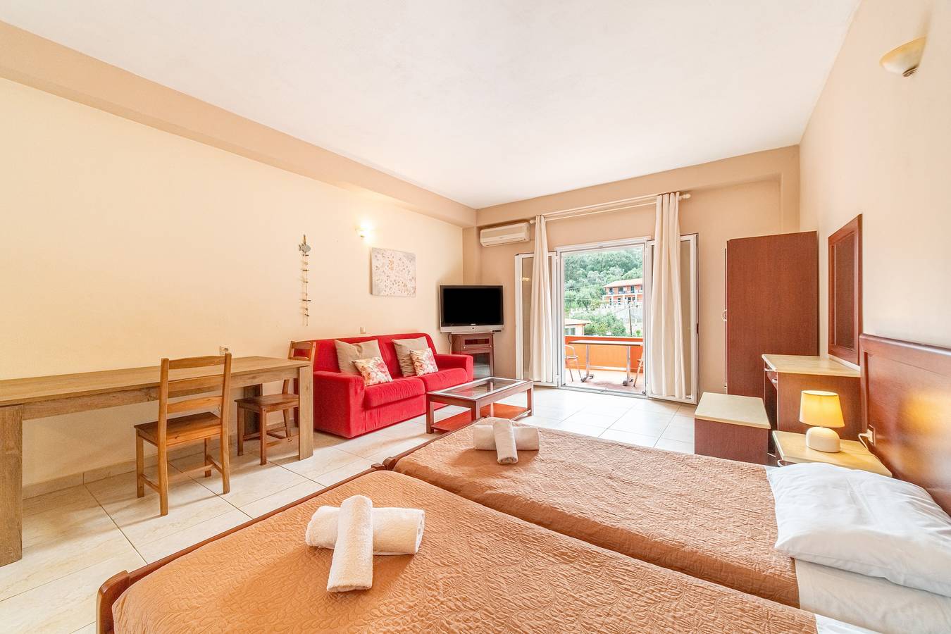 Entire studio, Studio Apartment 'Arianna Superior Studio 18' with Shared Pool, Balcony & Wi-Fi in Paleokastritsa, Corfu