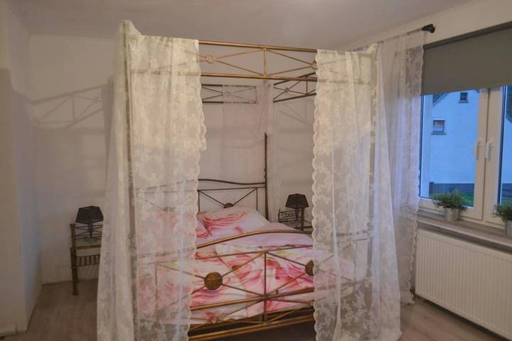 Ferienwohnung für 2 Personen, mit Balkon und Terrasse sowie Garten und Ausblick