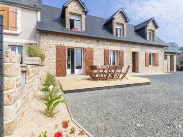 Gîte pour 8 personnes, avec terrasse à Lolif