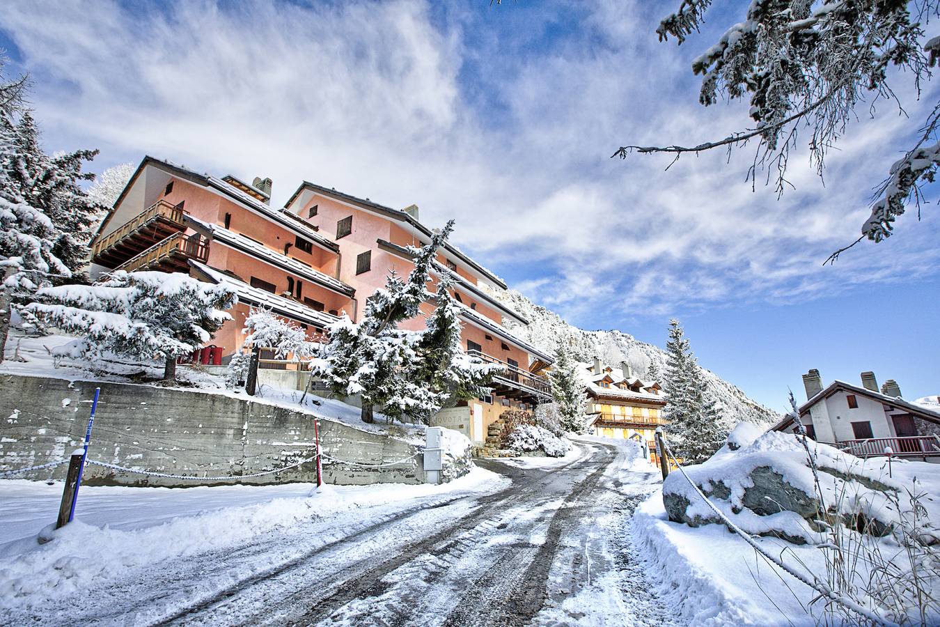 Entire apartment, Appartamento La Marmotta Mountain Retreat in Claviere, Via Lattea