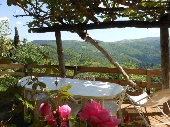 Casa de vacaciones "Gîte De Chapelèche Châtaigniers 7 P" con terraza privada y Wi-Fi in Gluiras, Parc naturel régional des Monts d'Ardèche