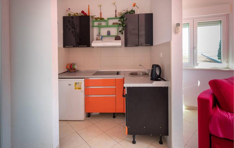 Ganze Ferienwohnung, Apartment mit Meerblick, Terrasse, WLAN und Parkplatz – 1,5 km zum Strand in Klek, Dubrovnik-Neretva