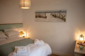 Holiday Apartment for 4 People in Eastbourne, East Sussex, Photo 2