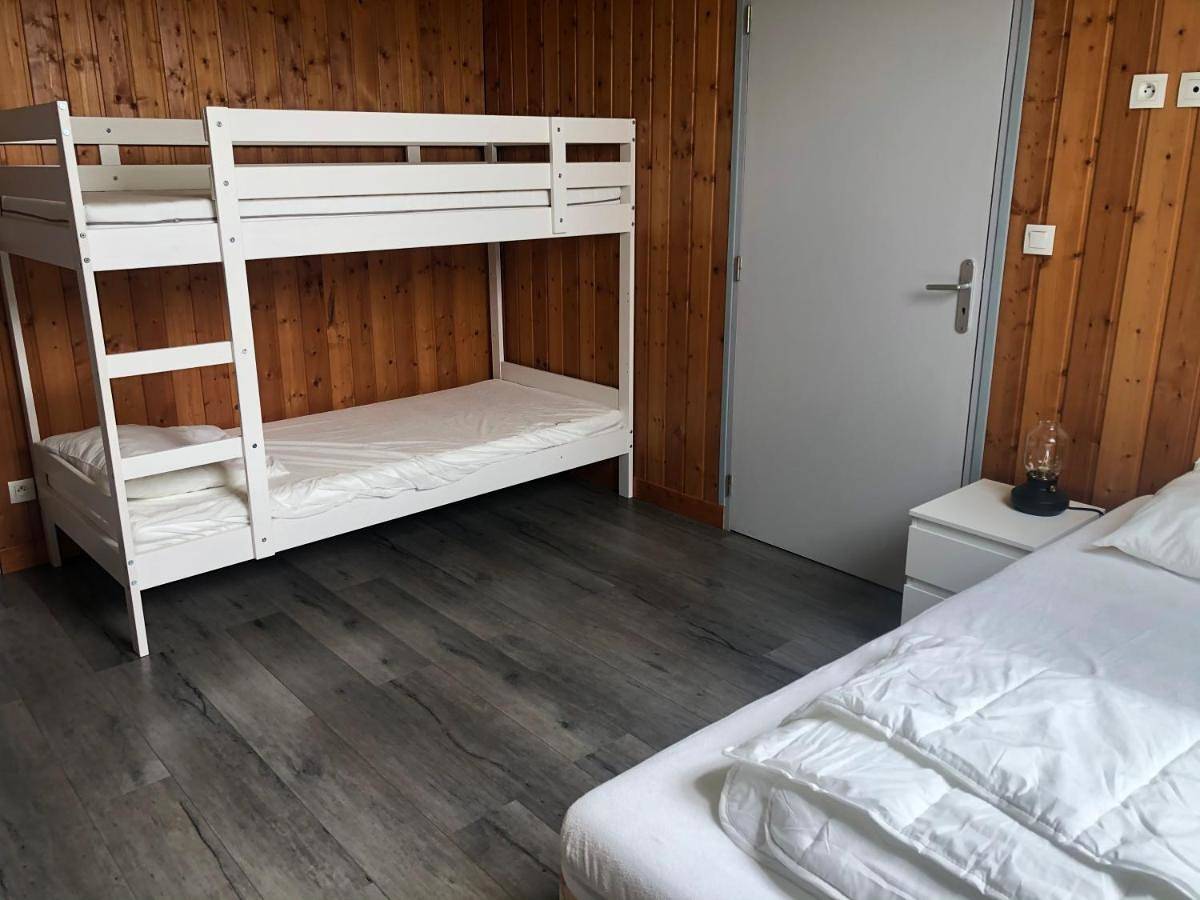 Appartement entier, Three-Bedroom Apartment in Étoges, Marne