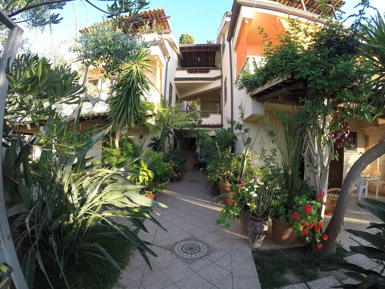 Geheel appartement, Charmant huis met zwembad in Parghelia, Provincie Vibo Valentia