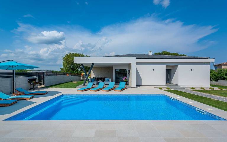 Villa für 9 Personen, mit Balkon - 1
