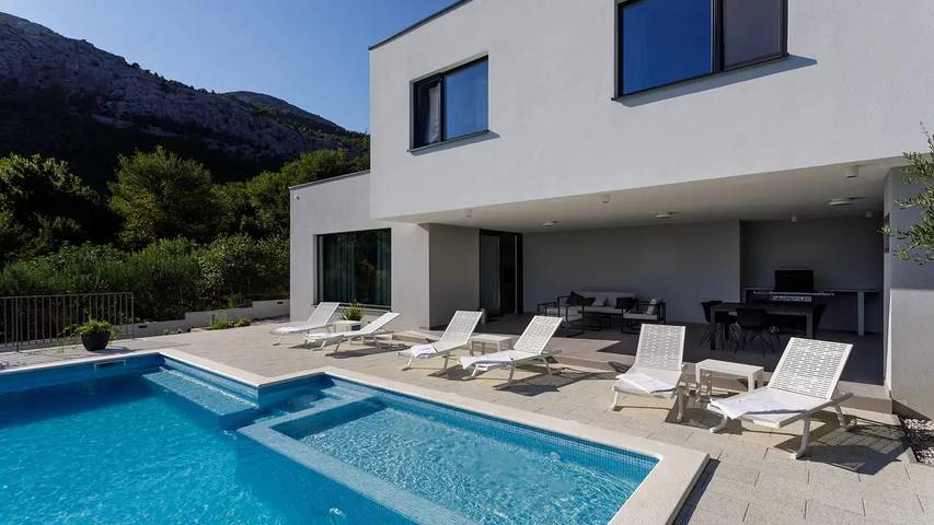 Villa pour 7 personnes, avec jardin ainsi que piscine et balcon à Solin - 4