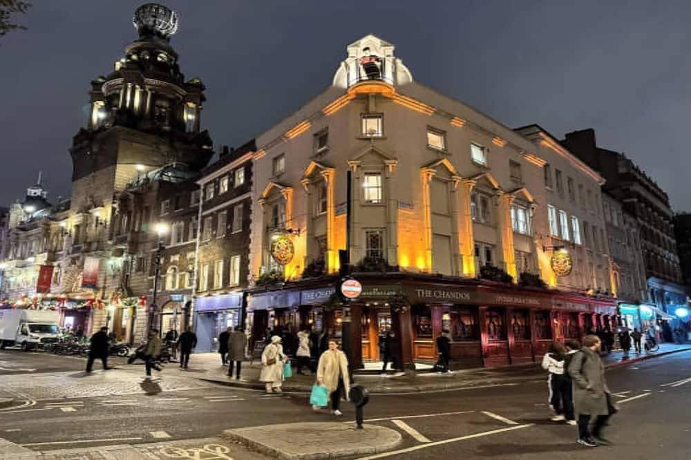 Apartment for 8 People in Chinatown, London